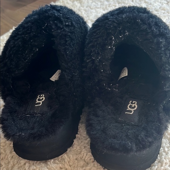 UGG Black womans Shoes - Picture 3 of 12